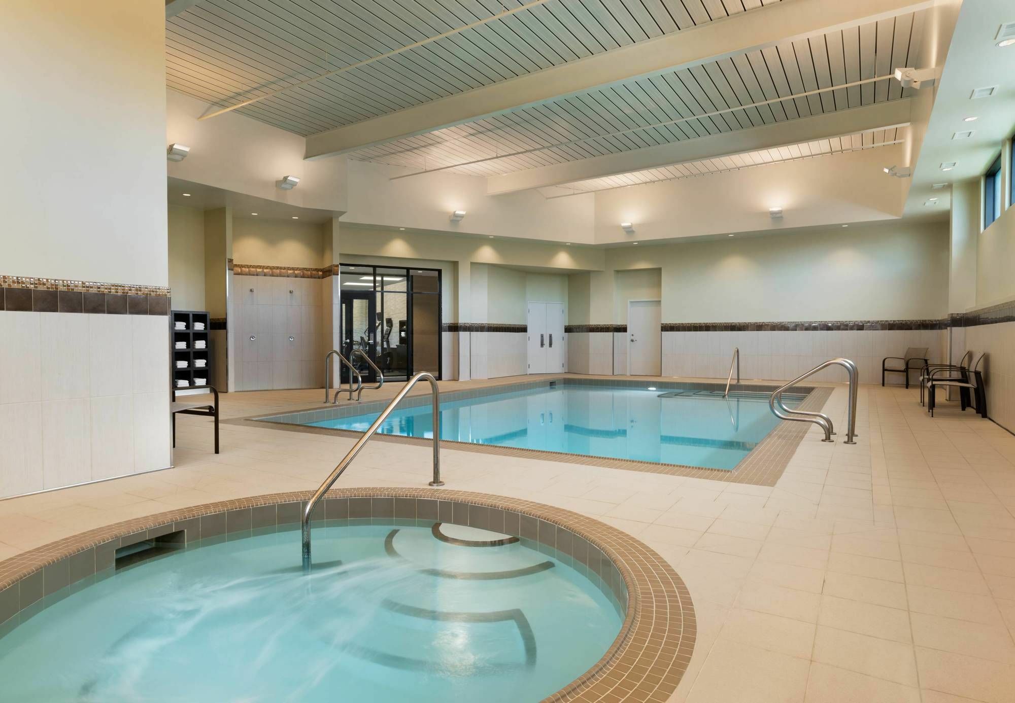 Hotel Dene & Conference Centre 콜드레이크 외부 사진